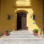 Vierseithof Oda ve Kahvaltı 3*