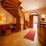 Vierseithof Oda ve Kahvaltı 3*