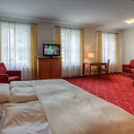 Vierseithof Oda ve Kahvaltı 3*