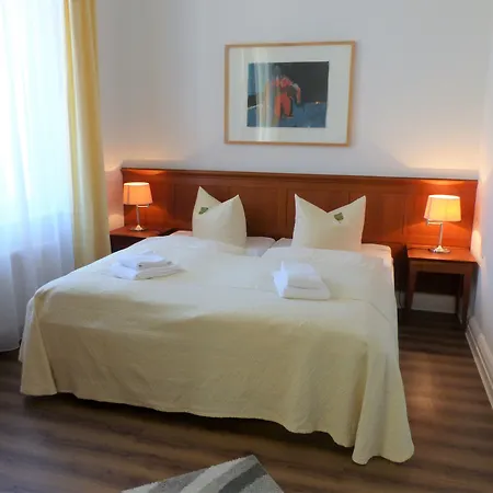 Vierseithof Nocleg ze śniadaniem 3*