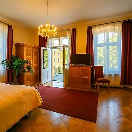 Vierseithof 3*