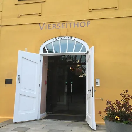 Vierseithof ルッケンヴァルデ